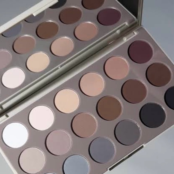 Morphe ~ ‘18CT MATTE ESSENTIALS’ Artistry Eyeshadow Palette ~ Full Size ~ NIB - Picture 16 of 16